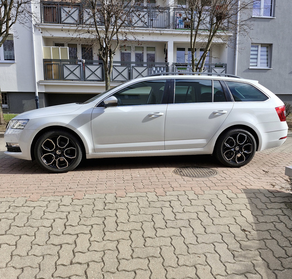 4x ROUES 17 Hiver SKODA SUPERB II B6 3T Pirelli 225/45 R17